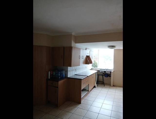 8 BEDROOM APARTMENT FOR SALE IN ALBERTON NORTH